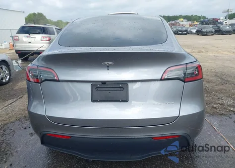 2024 Tesla Model Y Long Range Dual Motor All-Wheel Drive from USA, damaged, VIN 7SAYGDEE8RA295003